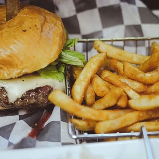 Classic Cheeseburger